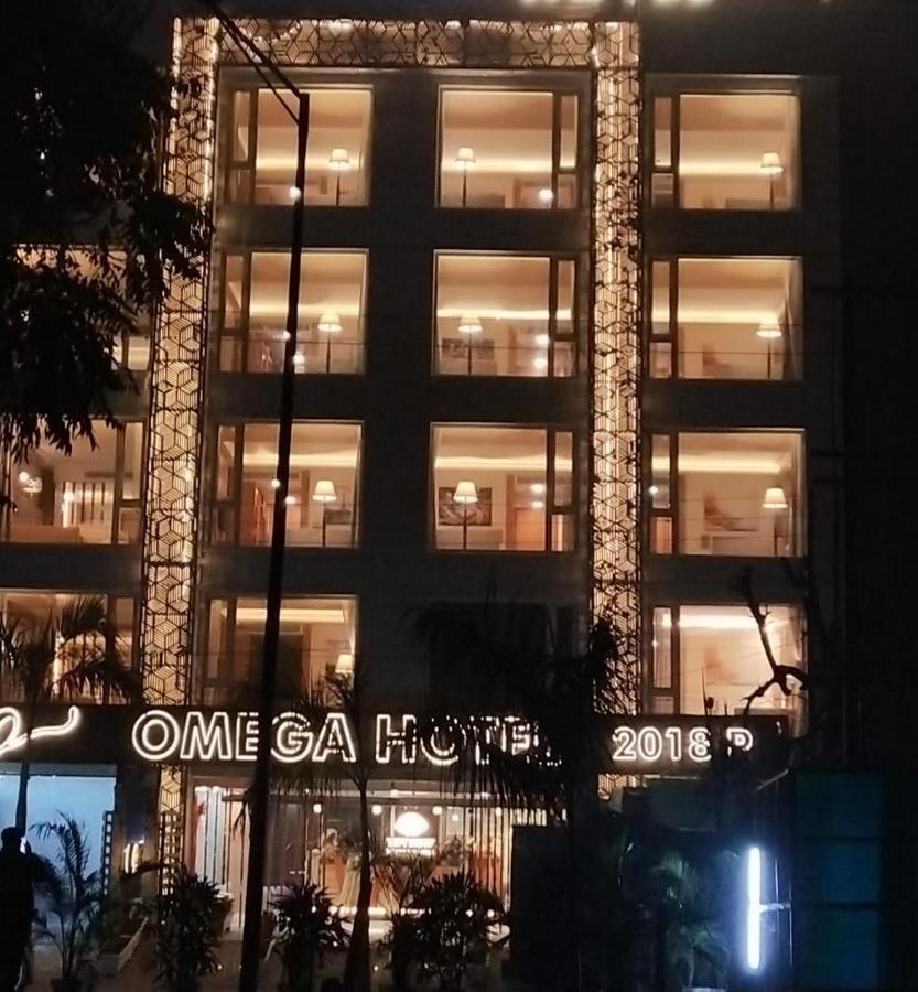 Hotel Omega - Gurgaon Central Bagian luar foto